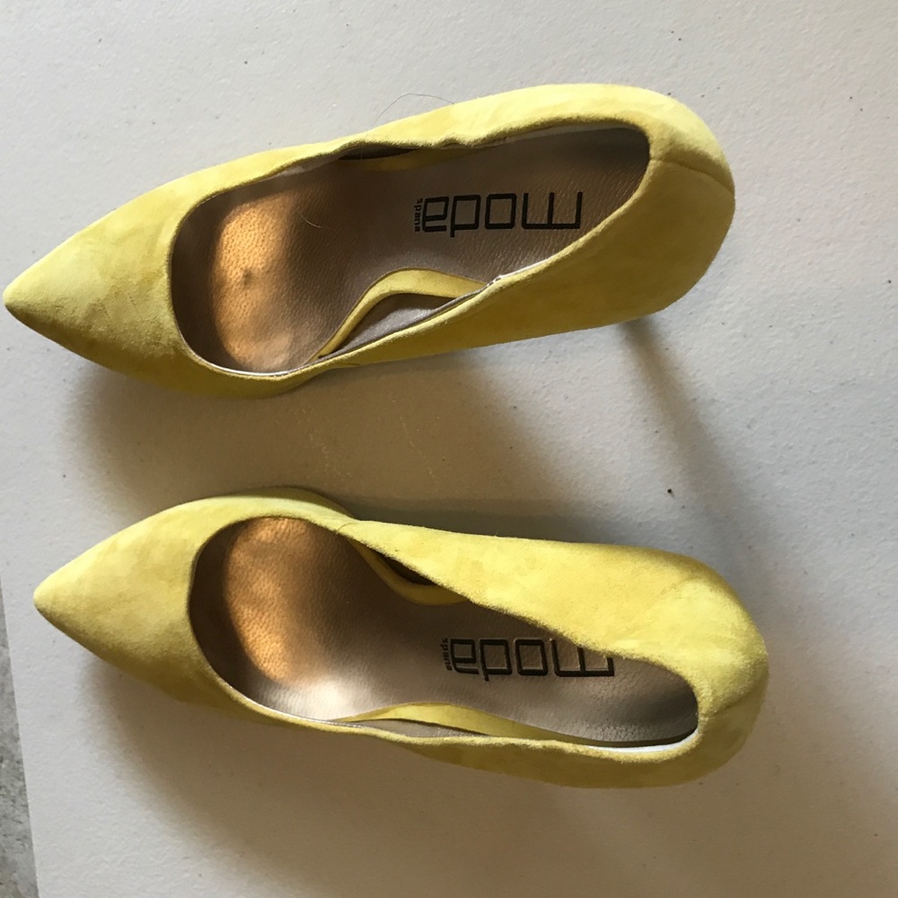 Moda Spana Mustard Pumps Sz 6